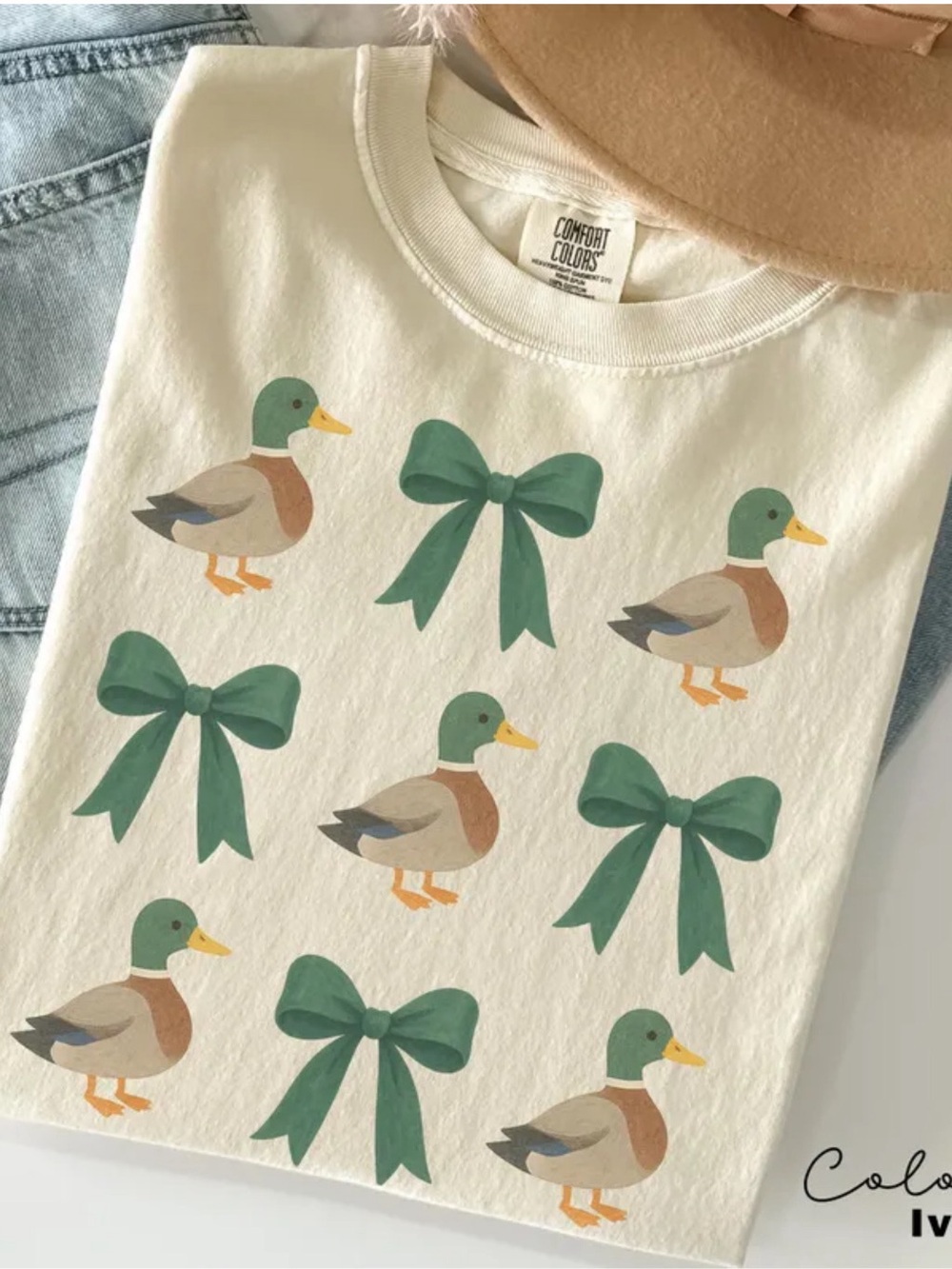 Comfort Colors Ivory Duck & Bow Print Short Sleeve Tee